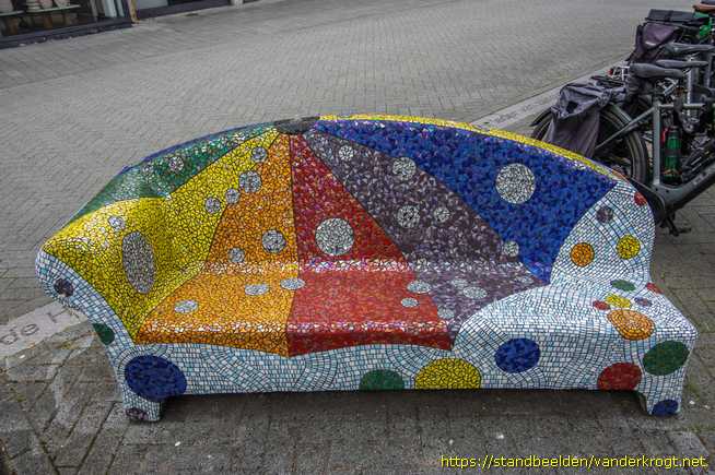 Hengelo - Social Sofa 'Regenboogbank'