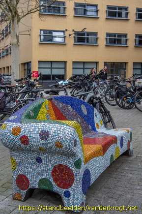 Hengelo - Social Sofa 'Regenboogbank'