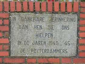 Vriezenveen - Gedenkbank Rotterdamse vluchtelingen