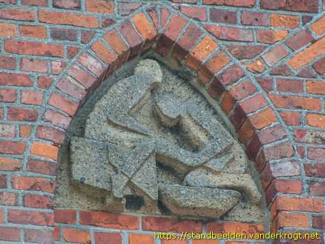 Ossenisse - Sint Willibrord en twee bijbelse taferelen