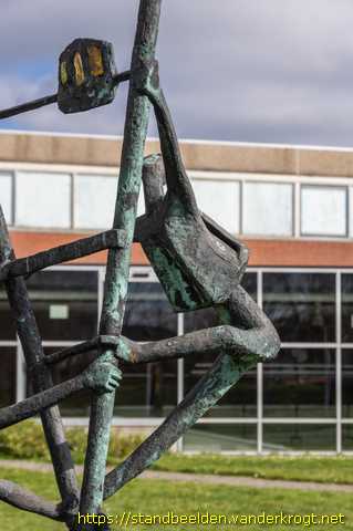 Zierikzee - Jongen en meisje beklimmen de maatschappelijke ladder