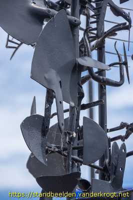 Boskoop - Monument voor tuingereedschap