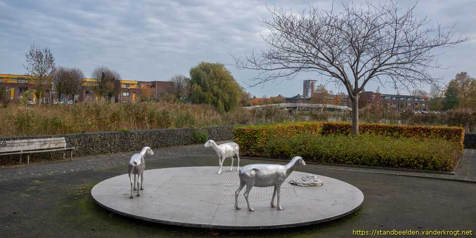 Barendrecht - Carrousel met schapen
