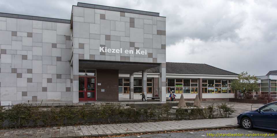 Bergambacht - 'Wim Kok'bank nu 'Kiezel en Kei'bank
