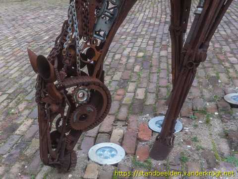 Delft - Grazend paard