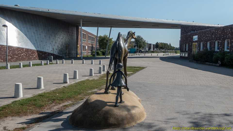 Den Haag - Kameel met meisje