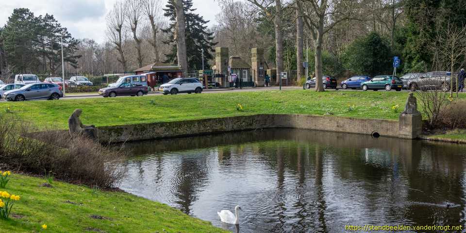 Den Haag - Treurende vrouwen