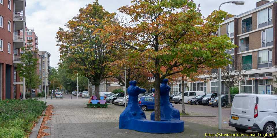 Den Haag - Theo en Tirza - Buurt-Babbel-Bankje