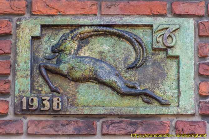 Den Haag - Engelbewaarder en steenbok