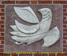 Den Haag - Portiekornamenten vogels en bloemen