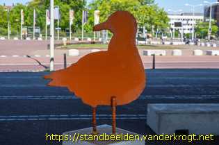 Den Haag - Meeuwen op meerpalen