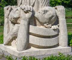 Dordrecht - Oorlogs en bevrijdingsmonument 'De Levensboom'