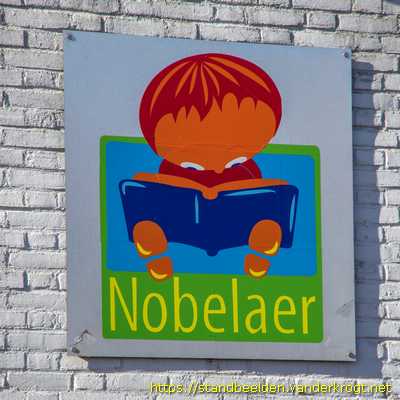 Oude-Tonge - Lezend kind