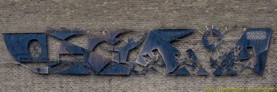 Gouda - Reliëf met christelijke symboliek