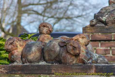 Leiden - Beeldengroep Park die Leythe