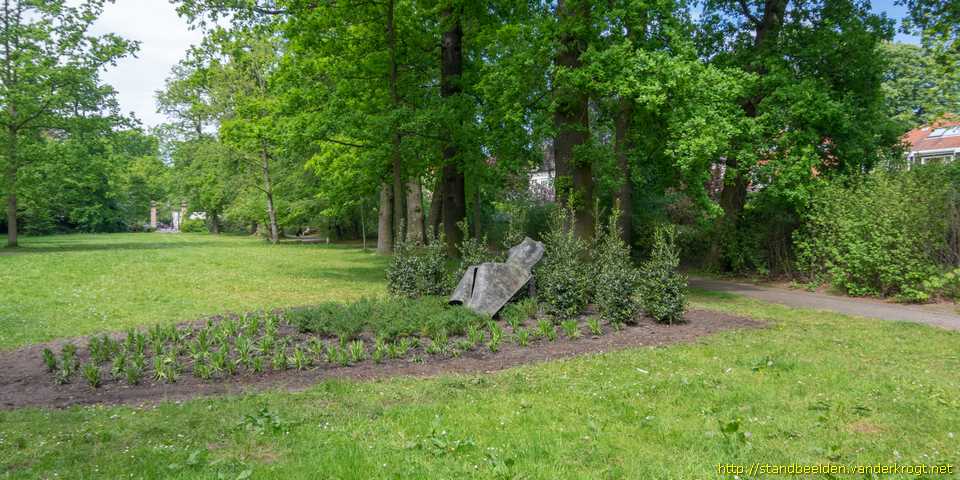 Voorburg - Alongée, liggende vrouw