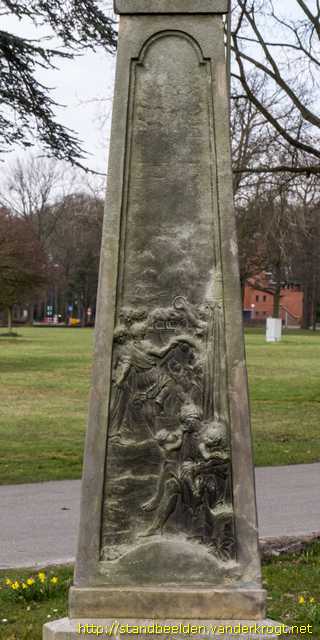 Oegstgeest - Obelisk met taferelen uit het leven van Mozes
