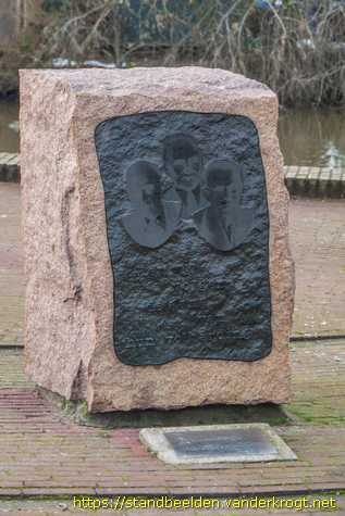 Rotterdam - Het verzetsmonument voor Terbregge