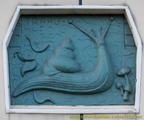 Rotterdam - Reliëfs sprookjes, (on)deugden en speelkaarten