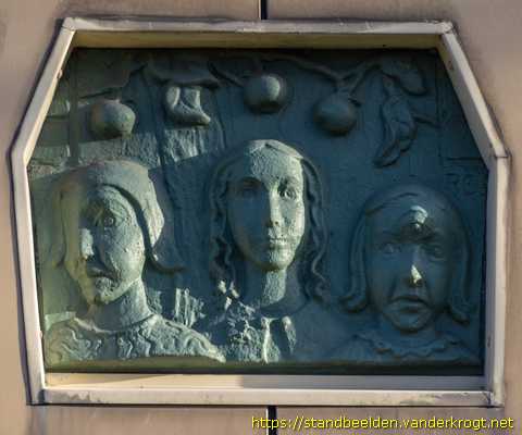 Rotterdam - Reliëfs sprookjes, (on)deugden en speelkaarten