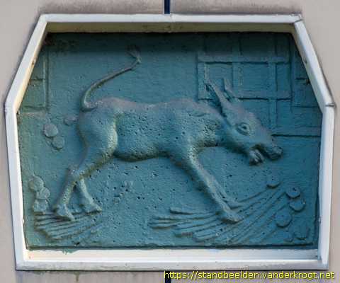 Rotterdam - Reliëfs sprookjes, (on)deugden en speelkaarten
