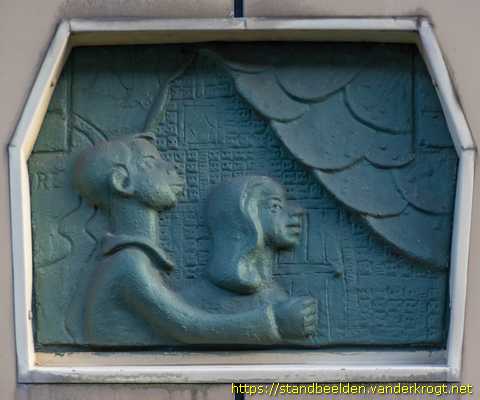 Rotterdam - Reliëfs sprookjes, (on)deugden en speelkaarten