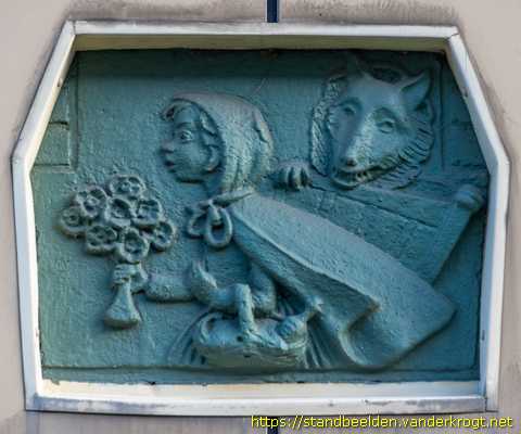Rotterdam - Reliëfs sprookjes, (on)deugden en speelkaarten