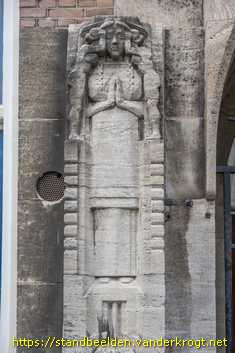 Rotterdam - Lezende en biddende meisjes