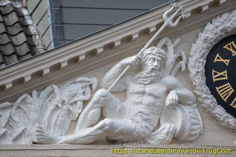 Schiedam - Fronton met Mercurius en Neptunus