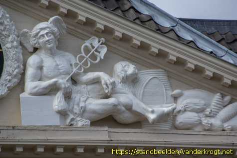 Schiedam - Fronton met Mercurius en Neptunus