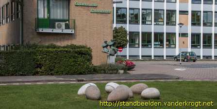 Vlaardingen - Struisvogel en haar eieren