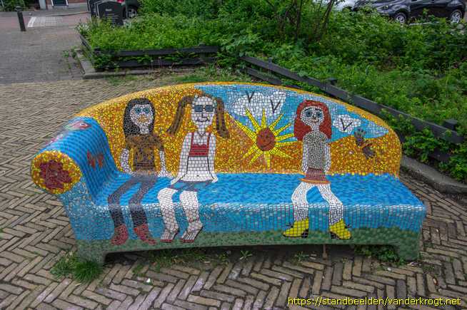 Vlaardingen - Social Sofa 'Anneke Bussinkplein'