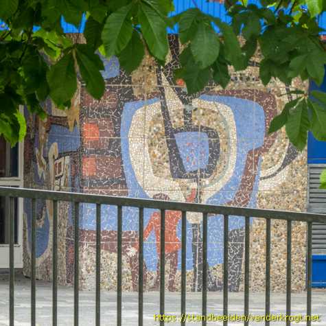 Zoetermeer - Mozaiek van kind en vogel