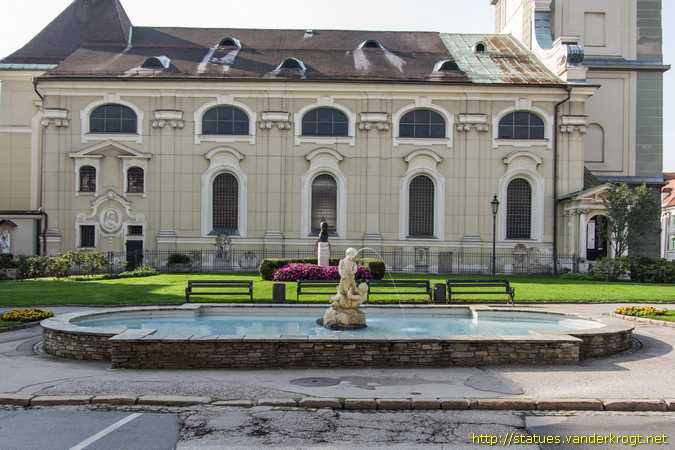 Klagenfurt /  Delphinbrunnen