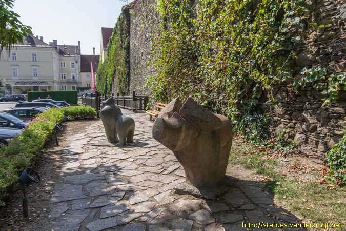 Sankt Veit an der Glan /  Gorilla, Schwein und Bär