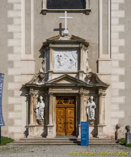Sankt Lambrecht /  Heiligen am Portal der Stiftskirche