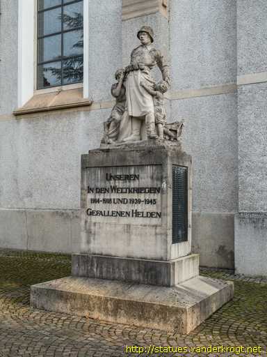 Höchst /  Kriegerdenkmal