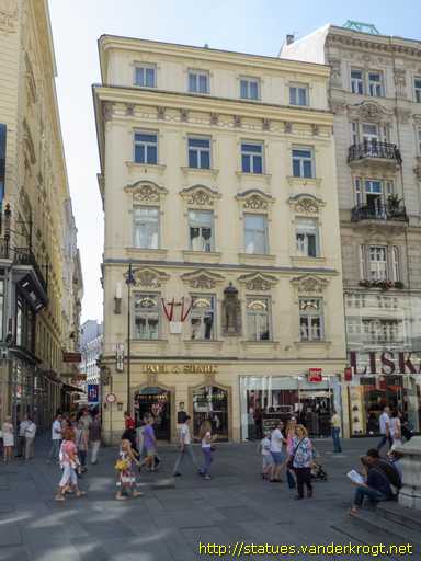 Wien /  Hausmadonna
