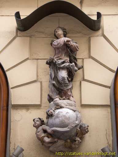 Wien /  Hausmadonna