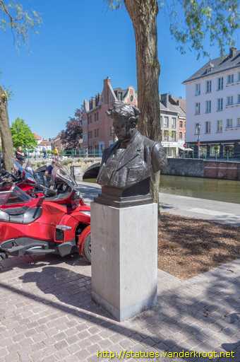 Lier /  Felix Timmermans (borstbeeld)