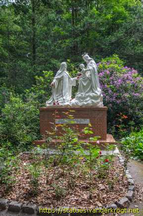 Meersel-Dreef /  Sint Theresia knielend voor Maria met Jesus