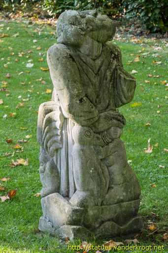 Mons /  Figure avec pingouin