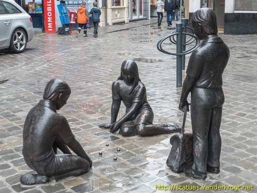 Huy /  	Les joueurs de billes