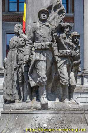 Marche-en-Famenne /  Monument aux Morts