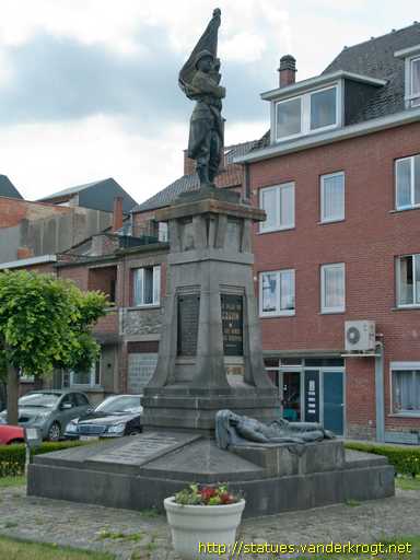 Couvin /  Monument aux Morts de 1914-18
