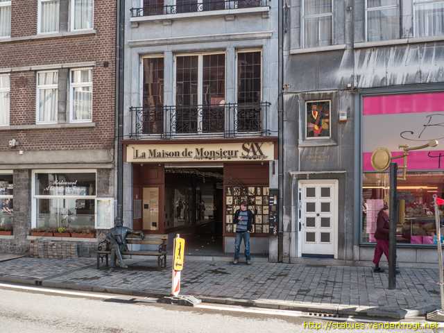 Dinant /  Vitrail d'Adolphe Sax
