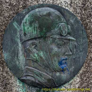 Dinant /  Maurice Defoin