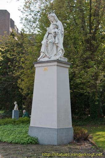 Sint-Niklaas /  Mariabeeld