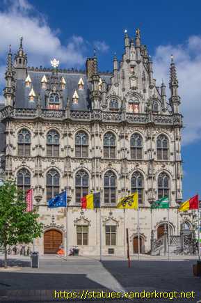 Oudenaarde /  Stadhuisbeelden