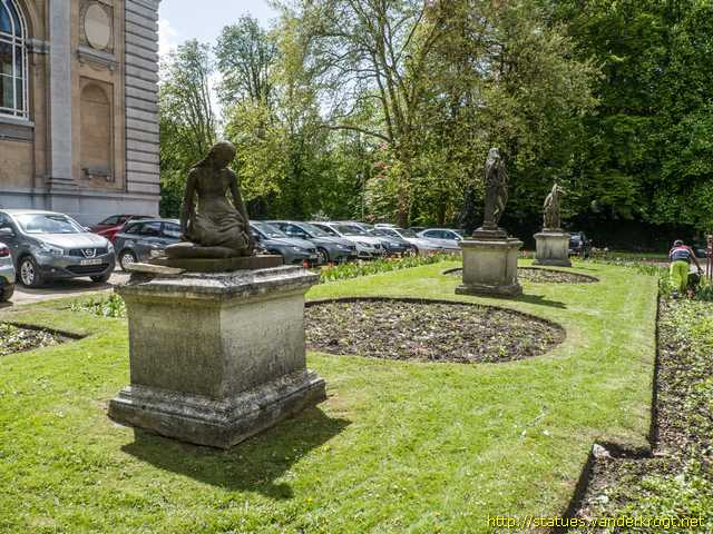 Tervuren /  Marguerite à l'église